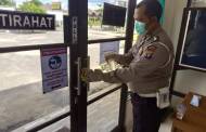 Seluruh Ruang Pelayanan Samsat Kasongan Disemprot Disinfektan