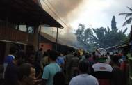 Diduga Tabung Gas Meledak, Tiga Rumah Kayu Hangus