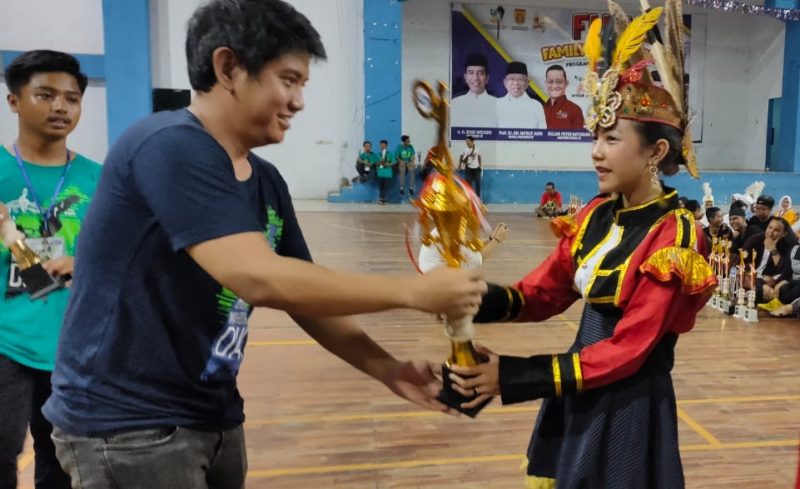 TNI, Polri dan Pemkab Kapuas Serentak Lakukan Penyemprotan Disinfektan