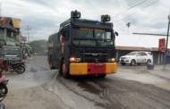 Polres Sukamara Semprot Disinfektan Gunakan Water Canon