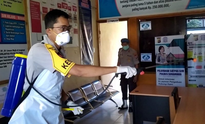 Antisipasi Corona, Ruangan Pelayanan SKCK Polres Katingan Dibersihkan