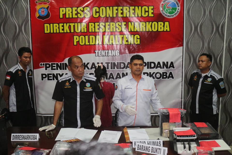 Beras dan Gula Rafinasi Dioplos, Lalu Dijual Lagi di Toko