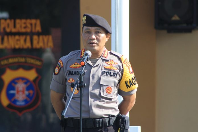 Ringankan Beban Masyarakat, Baznas Kapuas Berikan Bantuan Paket Sembako