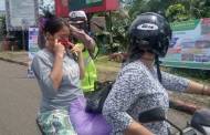 Sampaikan Anjuran Pemerintah, Anggota Satlantas Bagikan Masker Gratis