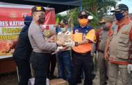 Kapolres Serahkan Bantuan untuk Petugas Posko Gugus Tugas Covid-19
