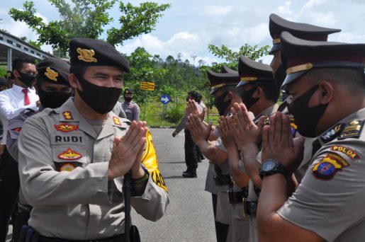 BPBD Kapuas Beri Bantuan 40 Kasur kepada Satgas Covid-19