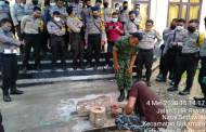 Anggota Kodim Ajarkan Bhabinkamtibmas Cara Budidaya Madu Kalulut