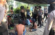 Pesta Miras Sore Hari, Empat Pemabuk Diangkut Polisi