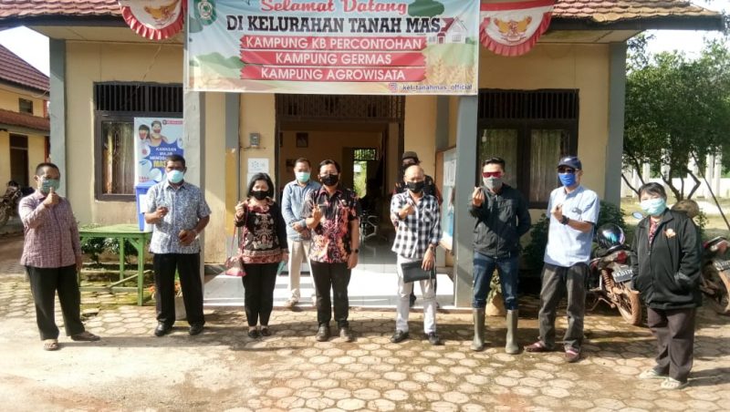 Personel Satlantas Kawal Pendistribusian Sembako