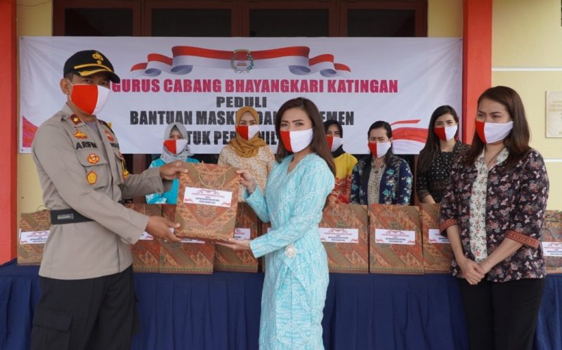 Pedagang dan Pengunjung Pasar Kereng Pangi Jalani Rapid Tes Massal