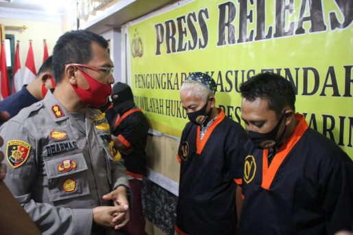 PWI Bartim dan Mitra Peduli, Berikan Sembako Bagi Masyarakat Terdampak Covid-19
