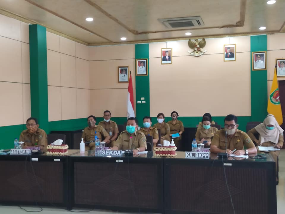 Cegah Covid-19, Propam Polres Katingan Cek Penggunaan Masker Personel