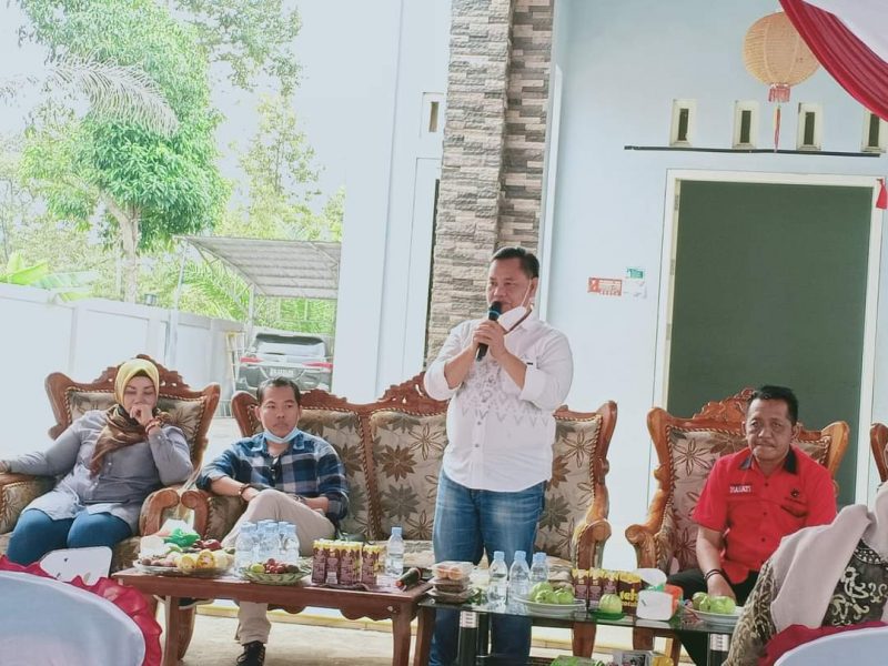 Program Pengadaan Alat Berat Bantu Masyarakat untuk Berkebun Berladang