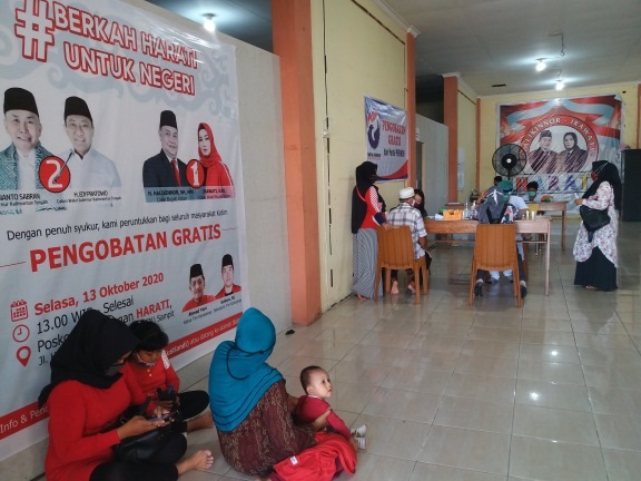 Masyarakat Antusias Padati Pengobatan Gratis dari Paslon HARATI