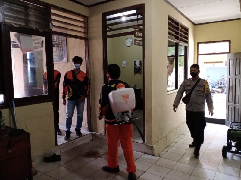 Diajak Mandi Tobat Gunakan Air Kelapa, Pria Ini Cabuli Anak Dibawah Umur