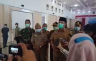 Warga Pesisir Mendapat Bantuan Bibit Kelapa Kopyor