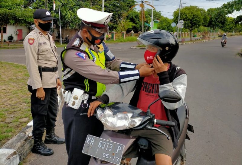 Masih Ada Warga Tak Pakai Masker, Sanksinya Push Up Hingga Menghafal Pancasila