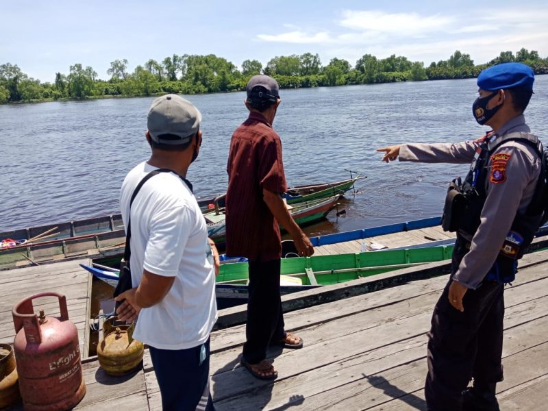 Patroli Dialogis, Satpolairud Polres Seruyan Berikan Imbauan pada Nelayan