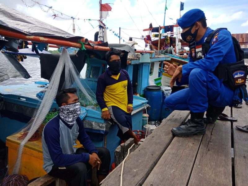 Patroli Dialogis di Pelabuhan Ikan, Polairud Polres Seruyan Berikan Imbauan 3 M