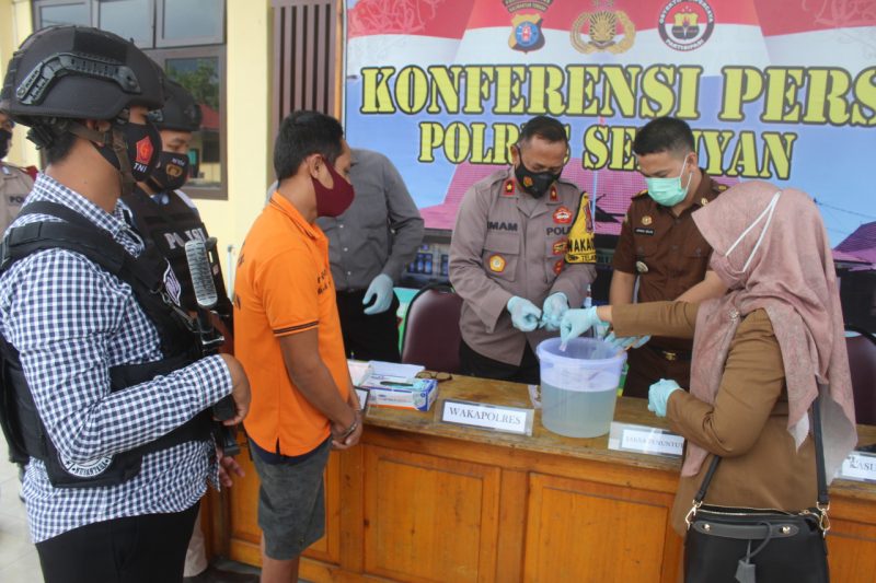Pemusnahan Barang Bukti, Sabu 3,83 Gram Dilarutkan ke Air