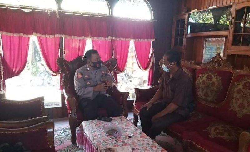 Ops Zebra Telabang 2020, Satlantas Sukamara Pasang Stiker dan Gencar Sosialisasi Prokes