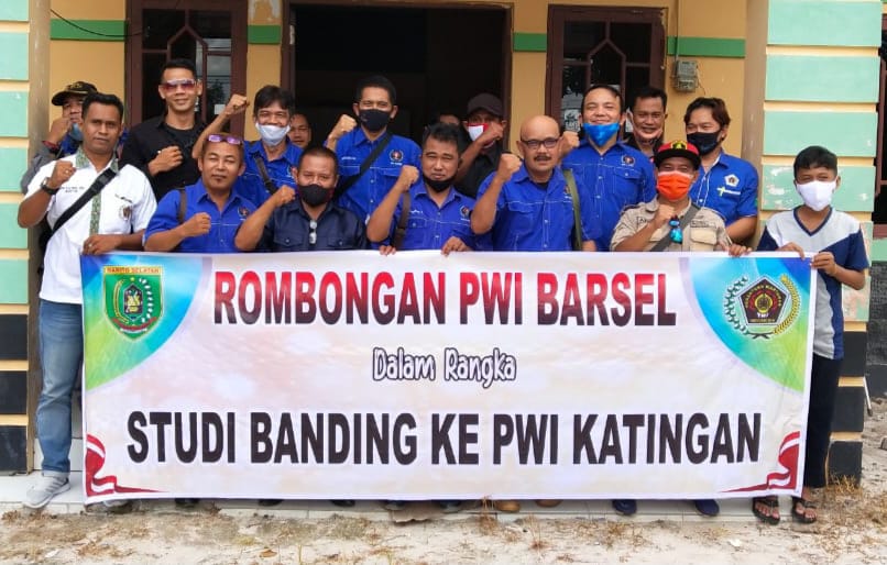 Sertifikat Tanah PTSL-ASN Diserahkan