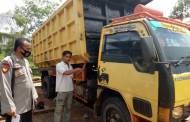 Tertimpa Bak Dump Truk, Pencuci Mobil Tewas