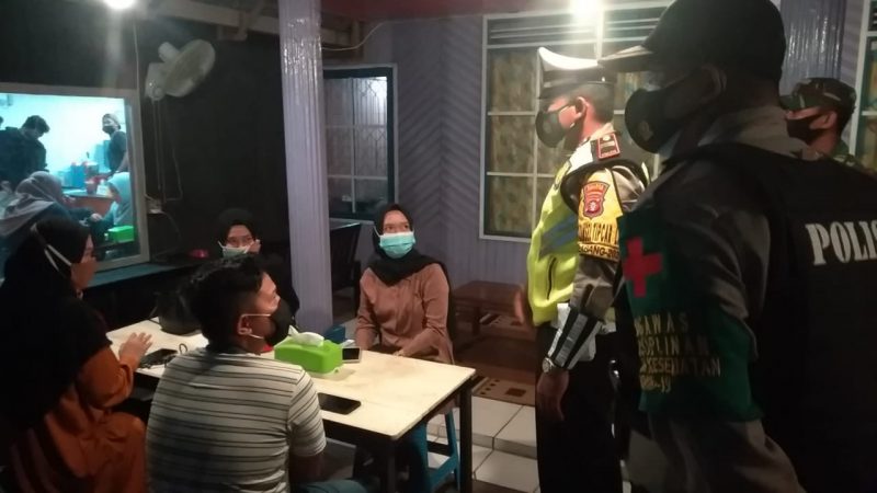 Akibat Dilalui Truk PBS, Jalan Dusun Terobos Rusak