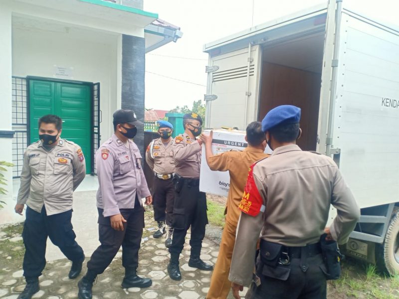 Polsek Katingan Hilir Kawal Ketat Distribusi Vaksin Sinovac