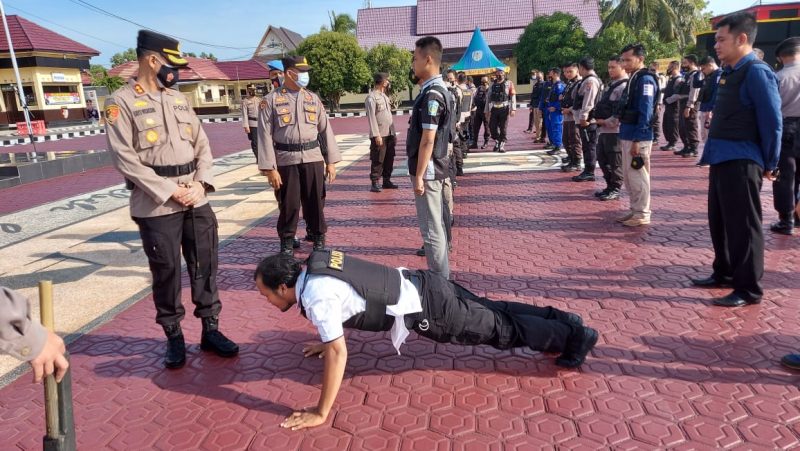 Serius Berantas Covid-19, Polsek Hanau Bangun PPKMBM