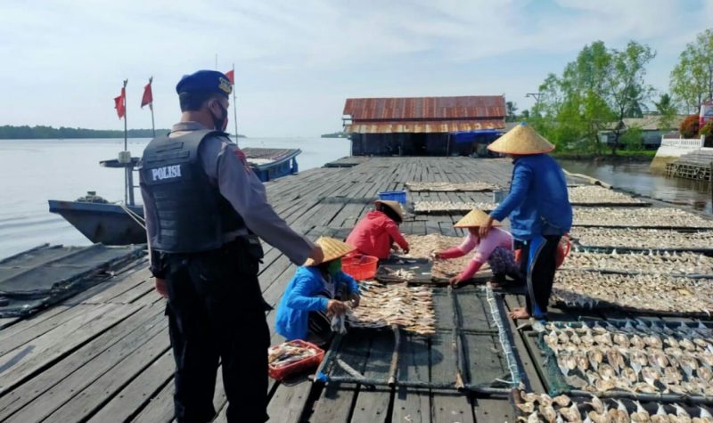 Polsek Serhil Patroli Dialogis di Kawasan  PPKM Berbasis Mikro