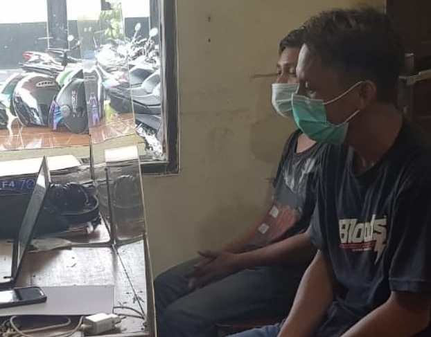 Diduga Pengedar Narkoba, Dua Pria Ditangkap di Desa Hampalit