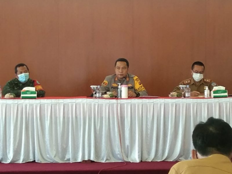 Wakil Bupati Barito Utara Bersama Kadis PUPR Tinjau Jalan Panaen