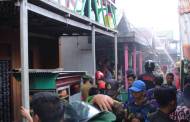Sendiri di Rumah, Nenek Tuna Netra Nyaris Terbakar