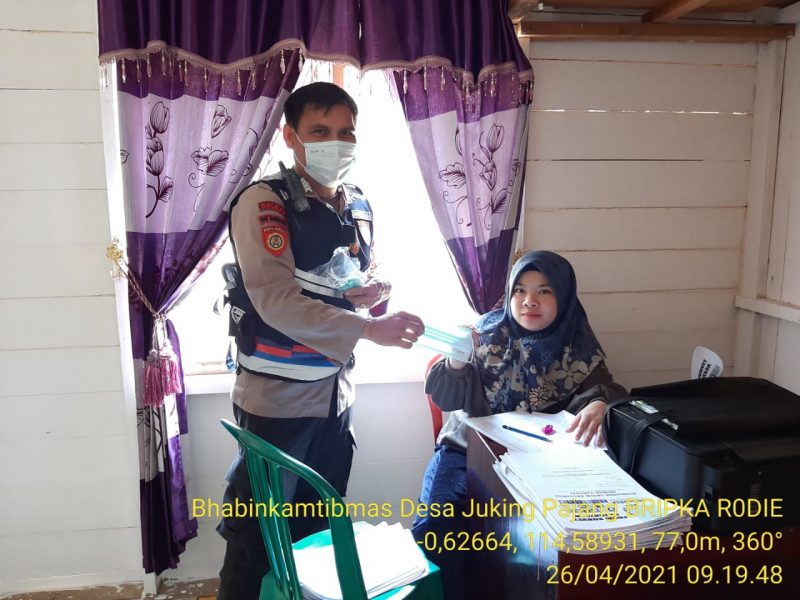 Door To Door.. Bripka Rodie Ingatkan Warga Jangan Bakar Hutan dan Lahan