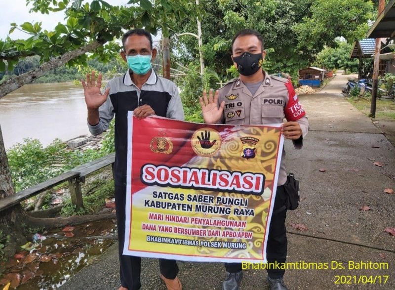 Bhabinkamtibmas Desa Muara Bumban Sosialisasikan Saber Pungli