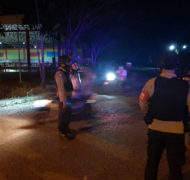 Tidak Pernah Bosan, Bhabinkamtibmas Desa Juking Pajang Terus Serukan Imbauan Prokes