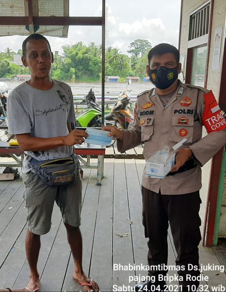 Jaga Kenyamanan Salat Tarawih, Polsek Murung Lakukan Patroli ke Masjid