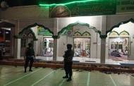 Berikan Rasa Aman saat Tarawih, Anggota Polsek Murung Patroli ke Masjid