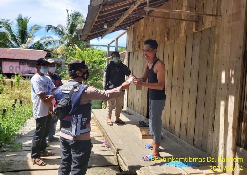 Bripka Kriswanto Ajak Warganya Patuhi Prokes Covid-19