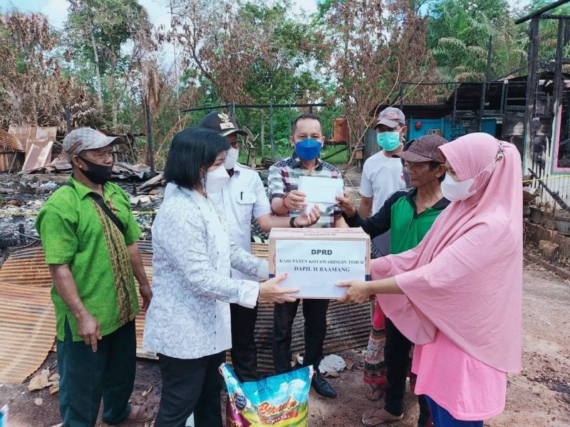 Ringankan Beban, DPRD Beri Bantuan Korban Kebakaran