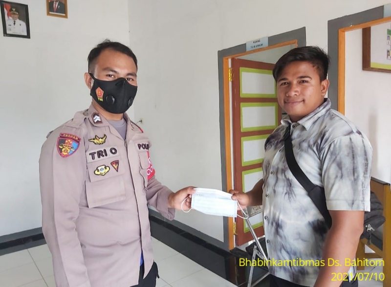 Bhabinkamtibmas Desa Muara Bumban Ajak Warga Cegah Pungli
