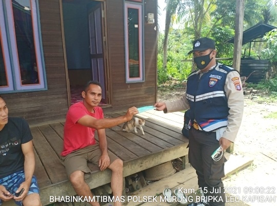 Warga Antusias Baca Buku di Motor Bajaka Presisi Literasi
