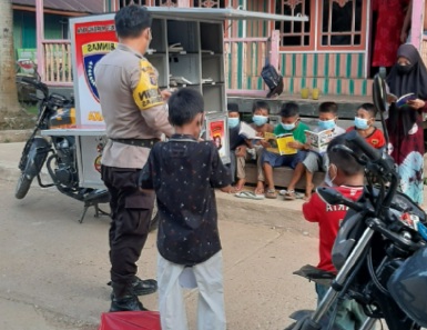 Diduga Disambar Petir, Rumah Warga Desa Mendawai Terbakar
