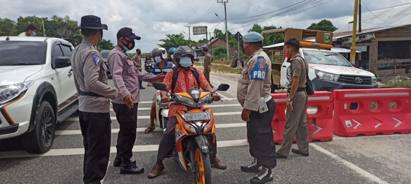 Pantau Vaksinasi Sembari Ingatkan Disiplin Prokes