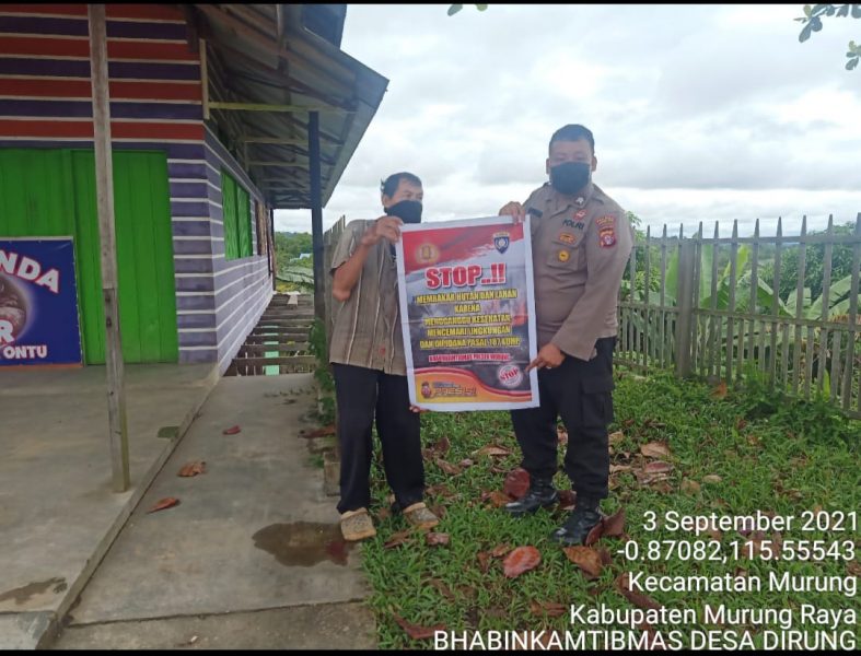 Bripka Abdul Haris Amankan Vaksinasi Massal di Desa Mangkahui