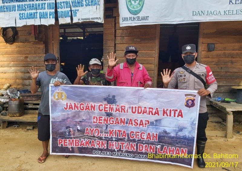 Berikan Edukasi Prokes kepada Warga Muara Bumban