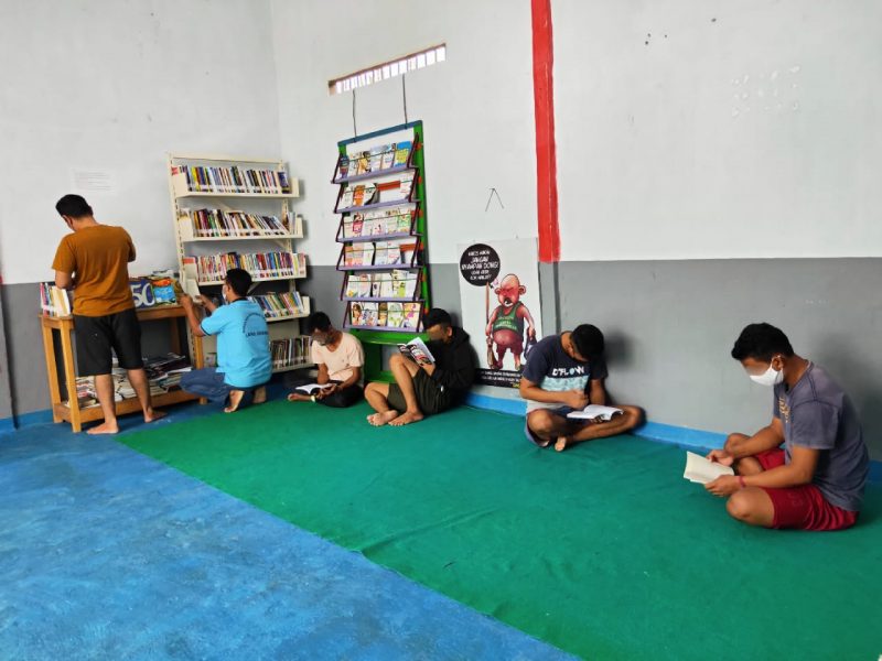 Nakes TNI AL Gencarkan Servak Covid-19 Kepada Warga Pesisir