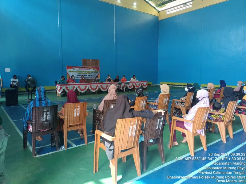 Bripka Kriswanto Sambang Warga untuk Ingatkan Prokes