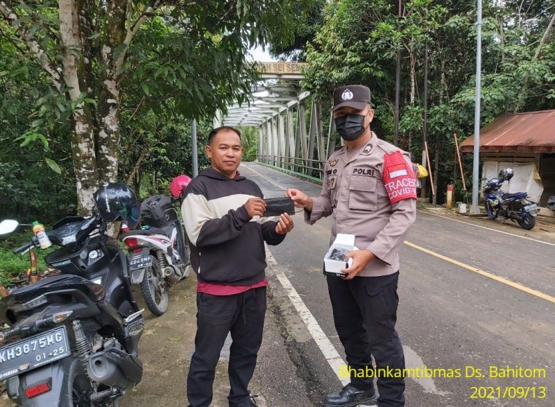Briptu Deby Yoga Pratama Sosialisasikan Larangan Membakar Lahan